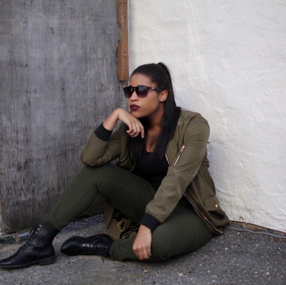 Women's Jacket - Picture 4 of 5
